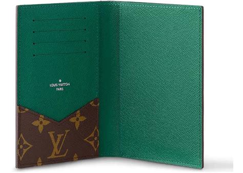 Products by Louis Vuitton: Passport Cover.